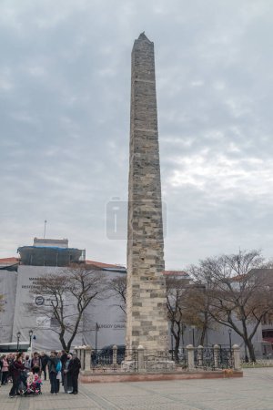 Téléchargez les photos : Istanbul, Turquie - 10 décembre 2022 : Obélisque muré ou obélisque de maçonnerie, monument romain. - en image libre de droit