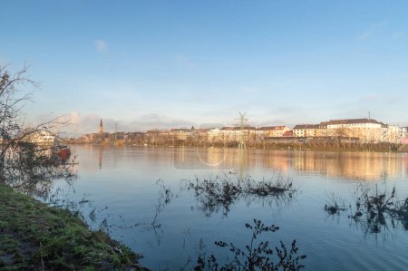Photo for Mannheim, Germany - December 17, 2023: Flooding Neckar river between Mannheim and Ludwigshafen. - Royalty Free Image