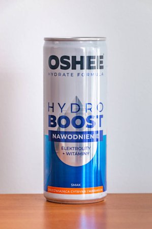 Foto de Pruszcz Gdanski, Polonia - 3 de febrero de 2024: Oshee Hydro boost drink. - Imagen libre de derechos