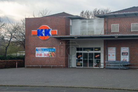Téléchargez les photos : Gronau, Allemagne - 10 mars 2024 : supermarché K plus K, Klaas et Kock. - en image libre de droit