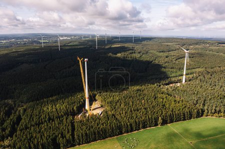 Foto de Aerogeneradores Molino de viento Energía Granja uconstruction sitio - Imagen libre de derechos