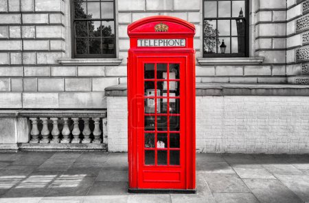 Téléchargez les photos : Cabine téléphonique rouge à Londres - en image libre de droit