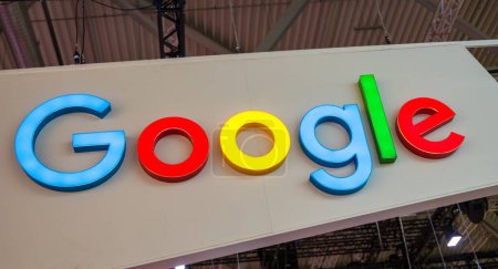 Téléchargez les photos : COLOGNE, ALLEMAGNE SEPTEMBRE 2017 : Google logo sign. Google est une multinationale de la technologie spécialisée dans les services et produits liés à Internet. - en image libre de droit