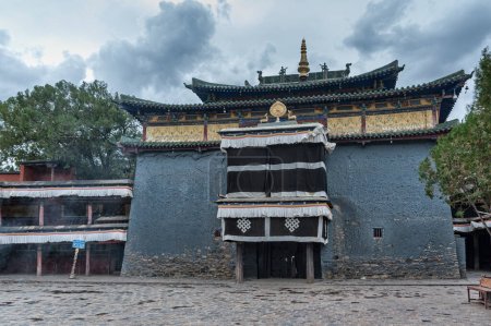 Téléchargez les photos : Monastère de Shalu, Préfecture de Shigatse, Tibet, Chine - en image libre de droit