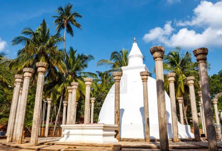 Foto de Ambasthale Dagoba, Patrimonio de la Humanidad por la UNESCO en Mihintale, Sri Lanka, Asia - Imagen libre de derechos