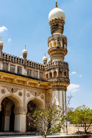 Foto de Exterior de la Gran Mezquita, Qutub Shahi Tombs, Hyderabad, Telangana, India, Asia - Imagen libre de derechos
