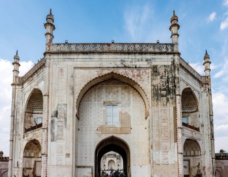 Téléchargez les photos : Porte d'entrée du Bibi Ka Maqbara - bébé Taj Mahal à Aurangabad, Maharashtra, Inde, Asie - en image libre de droit