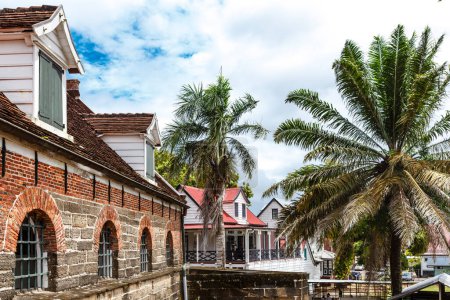 Téléchargez les photos : Extérieur de Fort Zeelandia et maisons coloniales à Paramaribo, Suriname, Amérique du Sud - en image libre de droit