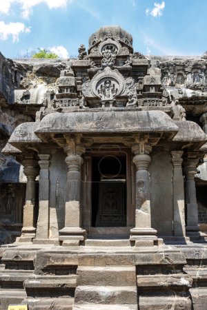 Téléchargez les photos : Riche extérieur décoré de la grotte 32, grottes d'Ellora, Maharashtra, Inde, Asie - en image libre de droit