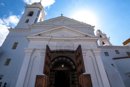 Außenansicht der Baslica Nuestra Senora del Pilar, einer Kolonialkirche in Buenos Aires, Argentinien, Südamerika