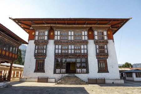 Téléchargez les photos : Façade du monastère Drametse Goemba au Bhoutan oriental, Asie - en image libre de droit