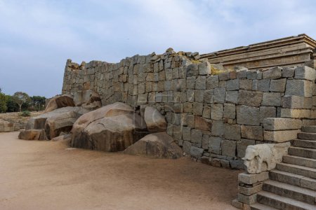 Umgebende Mauer des königlichen Geheges, Hampi, Karnataka, Indien, Asien