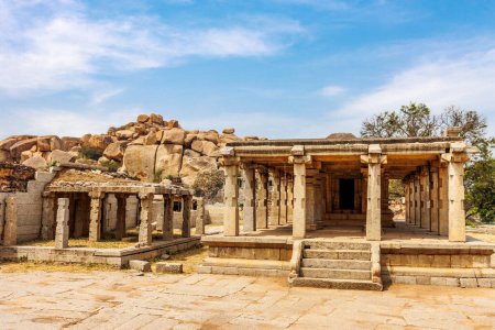 Téléchargez les photos : Extérieur du temple Varaha à Hampi, Karnataka, Inde, Asie - en image libre de droit