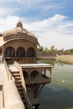 Sawan Pavilion and the Gopal Sagar lake, Deeg Palace, Deeg, Rajasthan, India, Asia