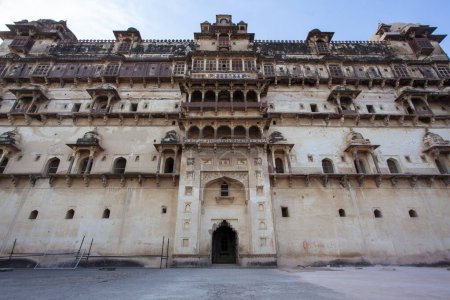 Porte d'entrée du Palais Datia (Palais Bir Singh) à Datia, Madhya Pradesh, Inde, Asie