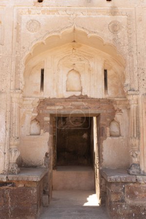 Fassade des Rani Mahal zerstörten Palastes in Kalinjar Fort, Kalinjar, Banda District, Uttar Pradesh, Indien, Asien