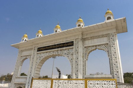 Porte d'entrée du Gurdwara Bangla Sahib, temple sikh à Delhi, Inde, Asie