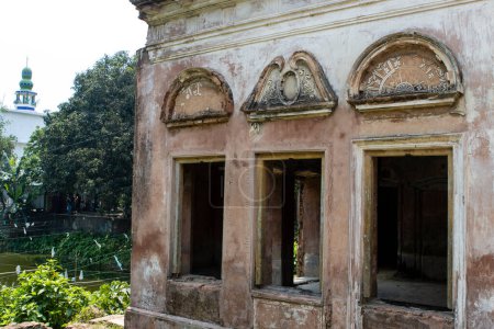Alte zerstörte Häuser in der verlassenen Stadt Panam Nagar in Bangladesch, Asien