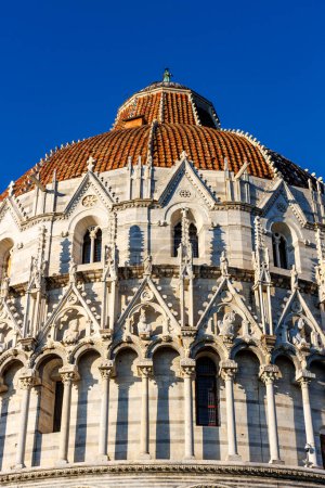 Außenansicht des Baptisteriums von St. John in Pisa, Toskana, Italien, Europa
