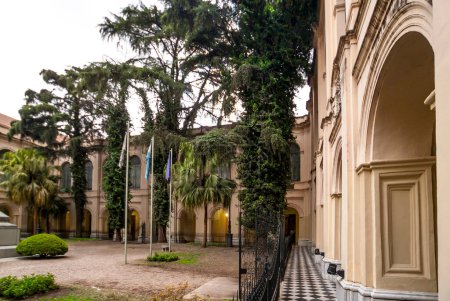 Foto de Patio del monasterio e iglesia, Manzana Jesuitica, Córdoba, Argentina, Sudamérica - Imagen libre de derechos