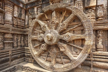 Gran rueda de piedra del templo del Sol en Konark, Odisha, India, Asia