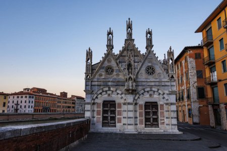 Extérieur de la Santa Maria della Spina, une petite église dans la ville italienne de Pise, Toscane, Italie, Europe