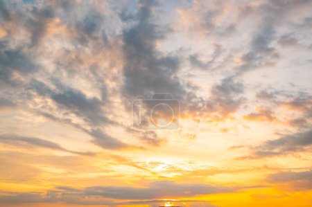 Téléchargez les photos : Dramatic clouds at sunset or sunrise time. - en image libre de droit