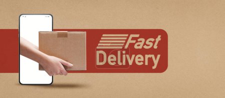 Téléchargez les photos : Courier delivering a parcel on smartphone screen and text, fast delivery and mobile app concept - en image libre de droit