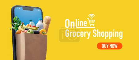 Téléchargez les photos : Magasins d'alimentation en ligne et livraison à domicile : sac rempli d'épicerie sortant d'un écran de smartphone - en image libre de droit