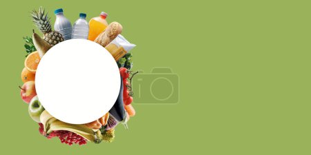 Foto de Comestibles frescos dispuestos en un círculo y espacio de copia, compras de comestibles y concepto de nutrición - Imagen libre de derechos