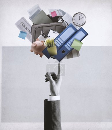 Foto de Empresario equilibrando equipos de oficina y suministros en la punta de su dedo, diseño de estilo vintage - Imagen libre de derechos