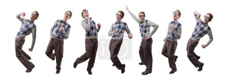 Foto de Estudiante nerd disfruta bailando aislado sobre fondo blanco - Imagen libre de derechos
