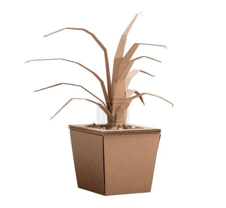 Téléchargez les photos : Plante décorative faite main dans un vase en carton recyclé - en image libre de droit