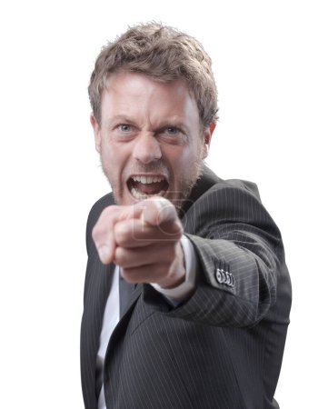 Téléchargez les photos : Homme d'affaires d'entreprise en colère criant et pointant vers la caméra, il est agressif et stressé - en image libre de droit