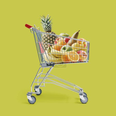 Téléchargez les photos : Panier plein de fruits frais : épicerie, vente et concept d'alimentation saine - en image libre de droit