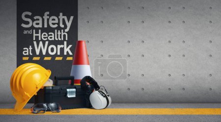 Téléchargez les photos : Outils de travail et équipements de protection individuelle : sécurité et santé au travail, bannière avec espace de copie - en image libre de droit