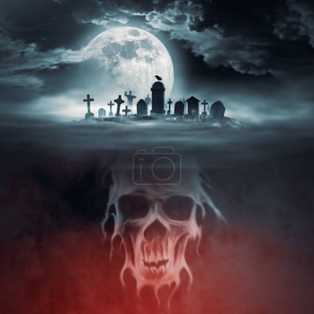Gruseliger Friedhof mit Zombies in der Nacht und großem Gruselschädel, Halloween und Horror-Hintergrund