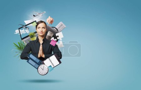 Téléchargez les photos : Femme d'affaires prospère faisant de la méditation entourée d'articles d'affaires et de fournitures de bureau, de gestion du stress et de concept d'efficacité - en image libre de droit