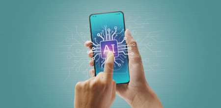 Téléchargez les photos : Utilisateur tenant un smartphone et une puce AI à l'écran : Intelligence artificielle et concept de technologie mobile - en image libre de droit