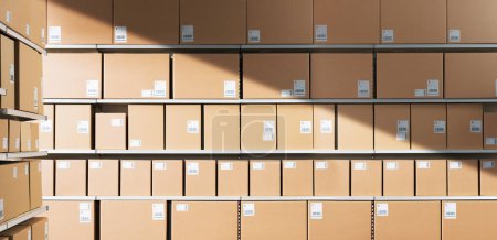 Foto de Interior del almacén de distribución con muchas cajas de entrega en estantes - Imagen libre de derechos