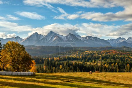 Foto de Hermoso paisaje otoñal de montañas Tatry - Imagen libre de derechos