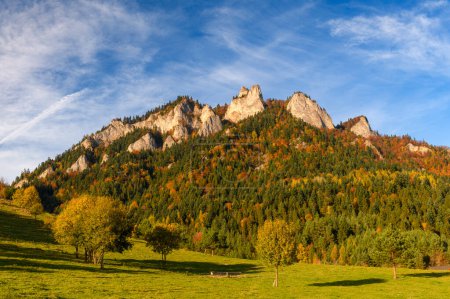 Trzy korony peak during autumn - Pieninski National Park - Poland