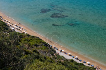 Foto de Mirtiotissa, un lugar de encuentro para naturistas. Corfú, la playa más limpia de Corfú. - Imagen libre de derechos