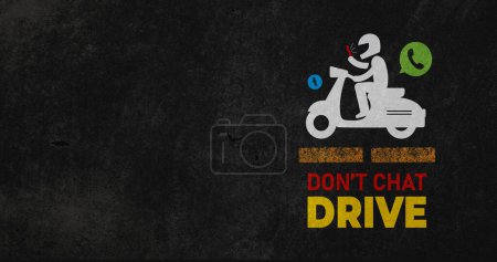 No charles y conduzcas concepto. Manténgase a salvo en la carretera y evitar distracciones. Este banner nos recuerda los peligros de la llamada, chat y mensajes de texto durante la conducción