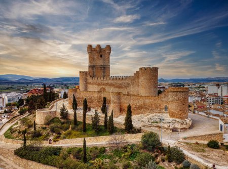 Luftaufnahme der Burg von Villena in der Provinz Alicante, Spanien.