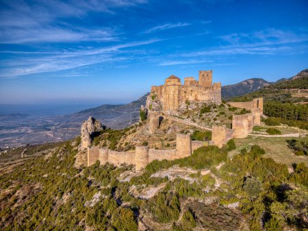 Blick von oben auf das Castillo de Loarre. Provinz Huesca. Aragon. Spanien