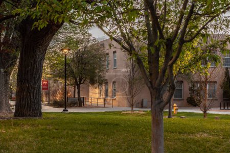 Téléchargez les photos : Albuquerque, New Mexico, 04/11/2021. Maxwell Museum of Anthropology at the University of New Mexico Campus. - en image libre de droit