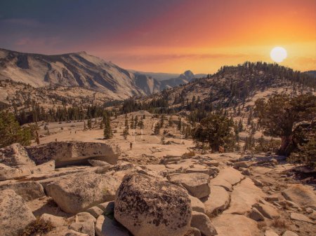 Foto de Southwest usa Yosemite National Park California valley pools mountains and forests. - Imagen libre de derechos