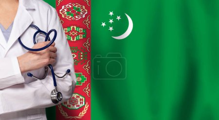 Téléchargez les photos : Médecine turkmène et concept de santé. Docteur gros plan sur le drapeau du Turkménistan fond - en image libre de droit