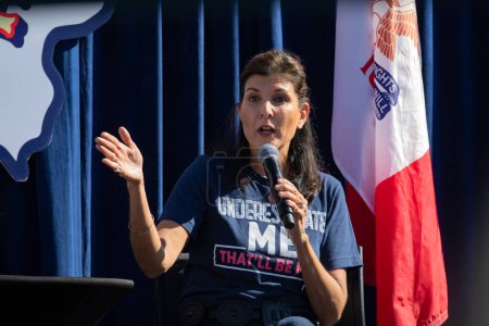 Photo for Des Moines, Iowa, USA - August 12, 2023: Former South Carolina Governor and Republican presidential candidate Nikki Haley greets supporters at the Iowa State Fair political soapbox in Des Moines, Iowa. - Royalty Free Image